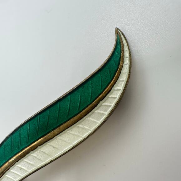 Albert Scharning Norway sterling silver guilloche enamel white green leaf brooch - Picture 3 of 10